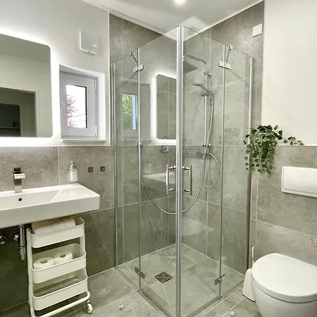 Ihr Mit Lage, Stil & Garten Semesterbostad *